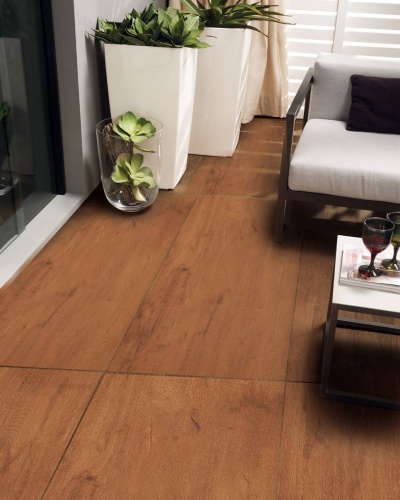 Realistik Kiel Brown